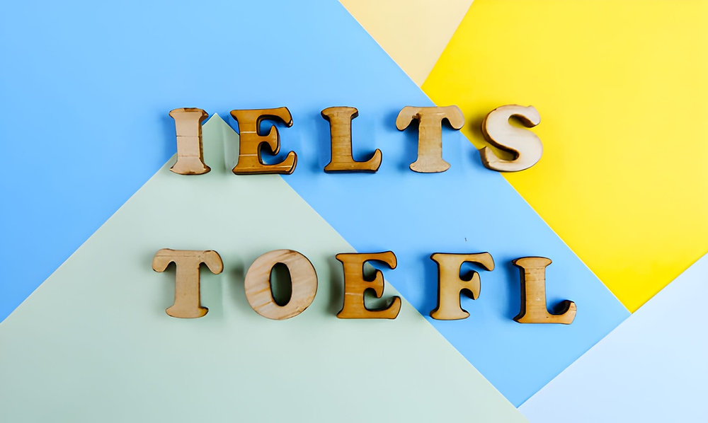 IELTS mi, TOEFL mı? 2026 İçin Kapsamlı İngilizce Sınav Rehberi