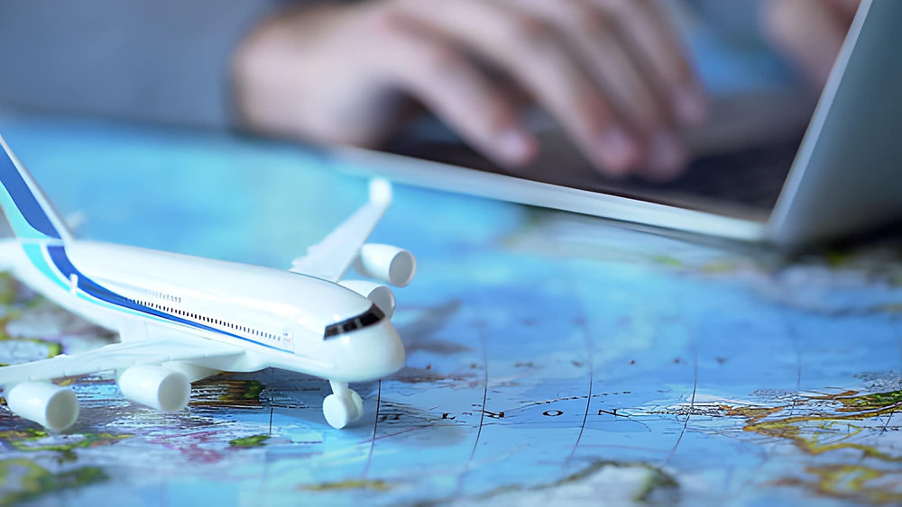 Ucuza Uçak Bileti Bulmanın 7 Sırrı: Profesyonel Gezgin Rehberi